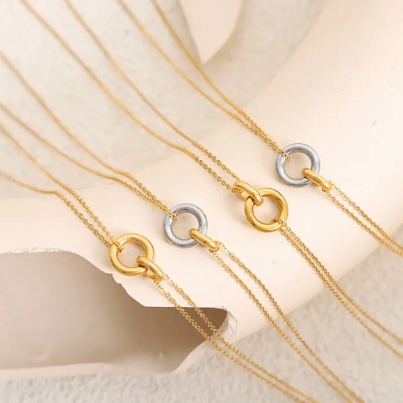 ⚜️𝟯𝟬%𝗢𝗙𝗙 𝗯𝘂𝗻𝗱𝗹𝗲𝘀 𝟯+⚜️ NEW Interlocked Stainless Steel Necklace - Picture 8 of 15